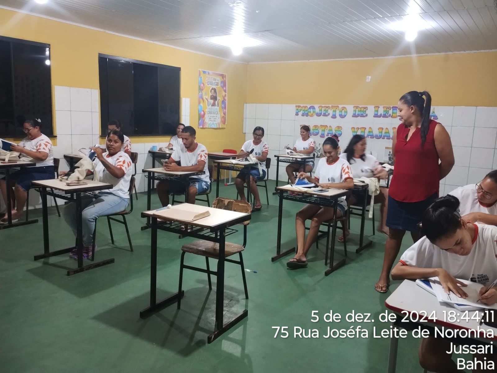 Aulas com a turma de Cabeleireiro(a) e Maquiador(a), realizada no município de Jussari durante a etapa 02 (25/11 a 11/12)